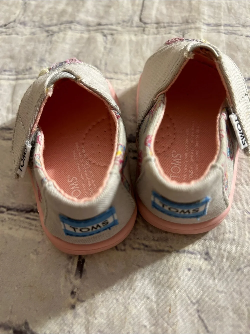 TOMS ALPARGATA SLIPON BABY LIGHT GREY BUTTERFLIES PINK BOTTOMS SIZE T2